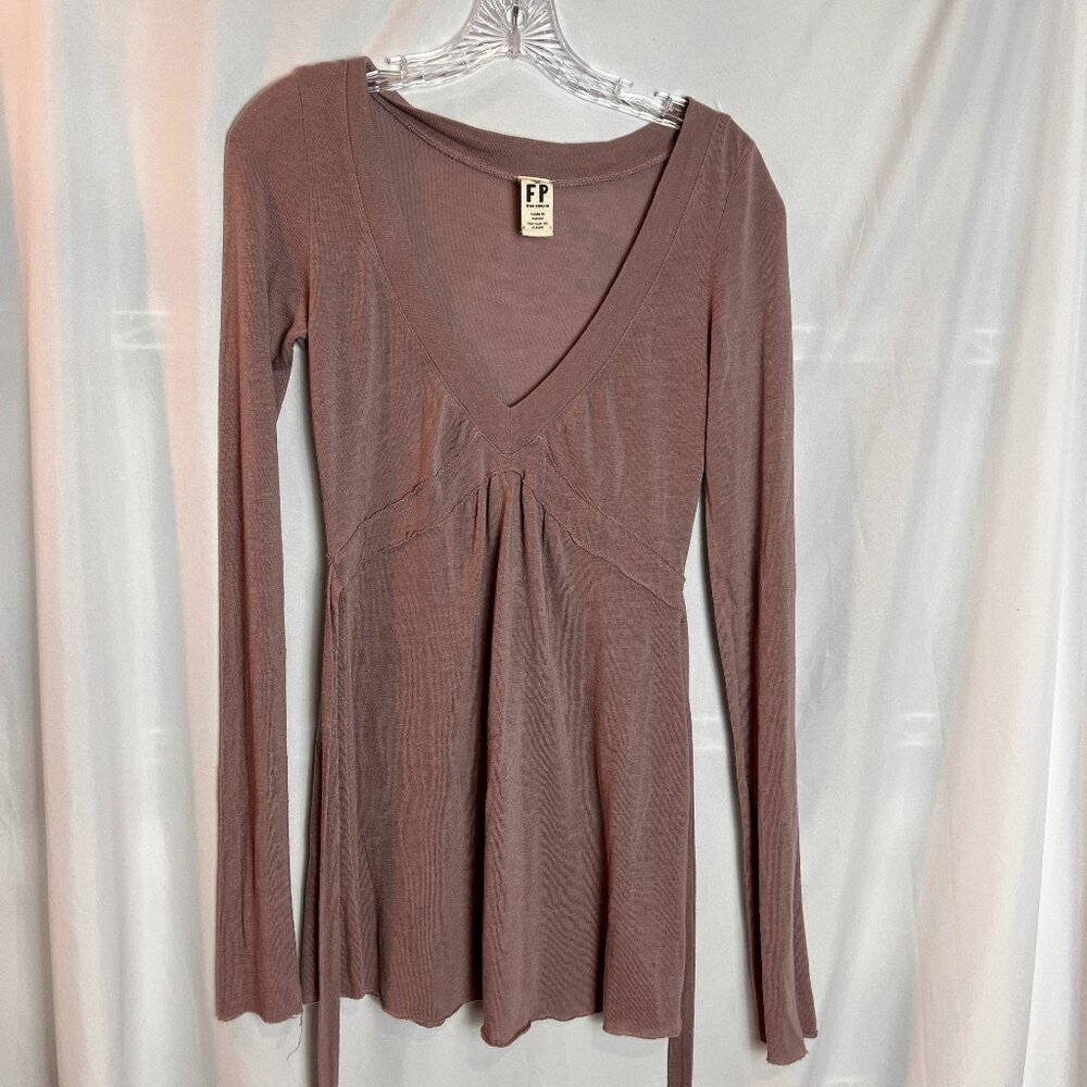 Women's Free People Long slv knit tie back v neck Top Size M